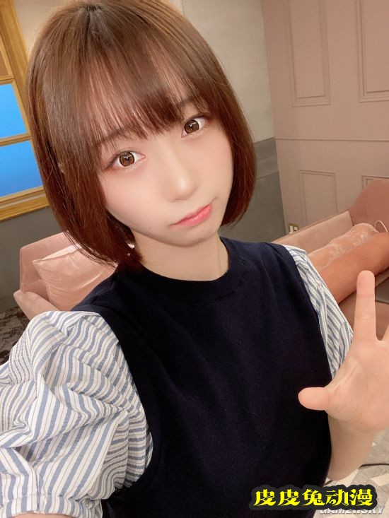 伊织萌参演电影《东京复仇者》 晒优雅礼服美照