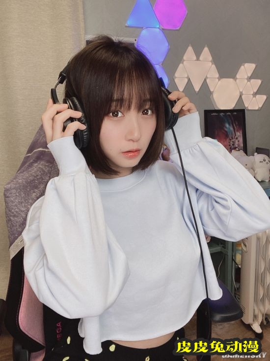 伊织萌参演电影《东京复仇者》 晒优雅礼服美照