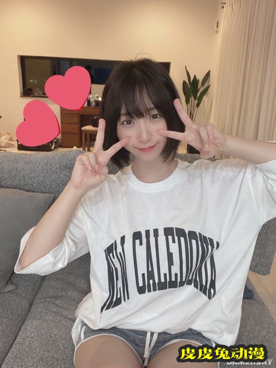 伊织萌参演电影《东京复仇者》 晒优雅礼服美照