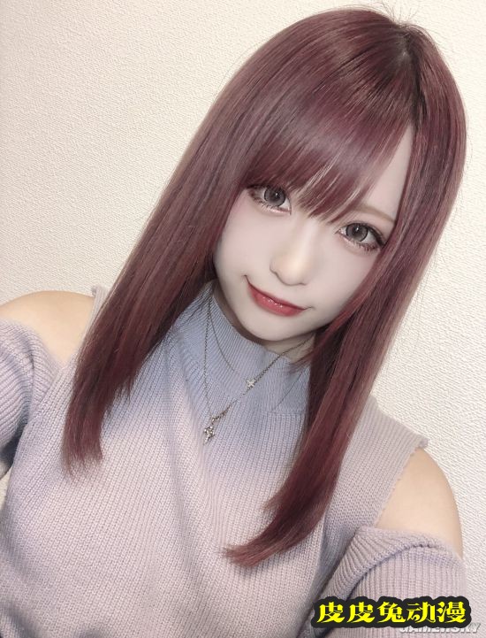 日本女主播直播“翻车” 开美颜滤镜致空间扭曲被网友质疑-皮皮兔动漫