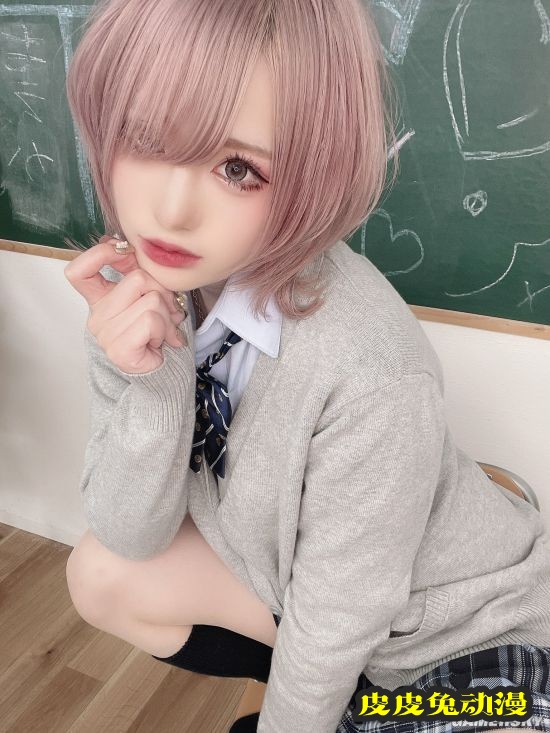 日本女主播直播“翻车” 开美颜滤镜致空间扭曲被网友质疑