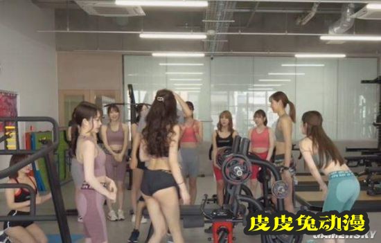 美女更能激发男性潜能？日本网红找正妹做实验