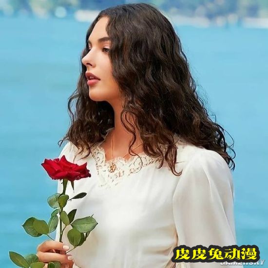 意大利女神莫妮卡贝鲁奇携女儿登杂志封面 完美继承母亲的美丽