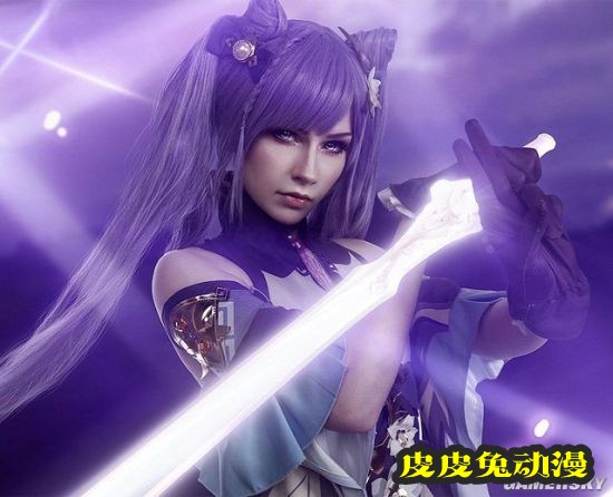 俄妹COS不同版本蒂法 纤腰短裙礼服亮眼