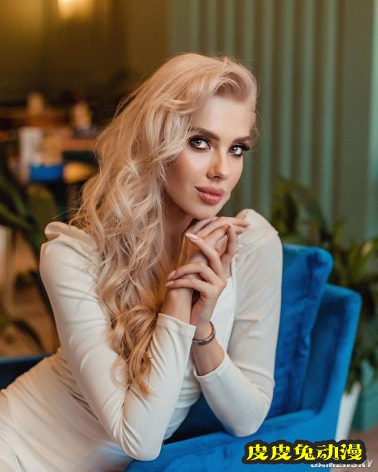 俄罗斯正妹撞脸“寡姐”走红 自称斯嘉丽约翰逊的私生女