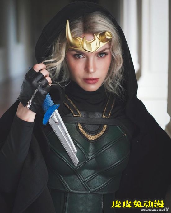 国外妹子COS女洛基 帅气“基妹”神还原