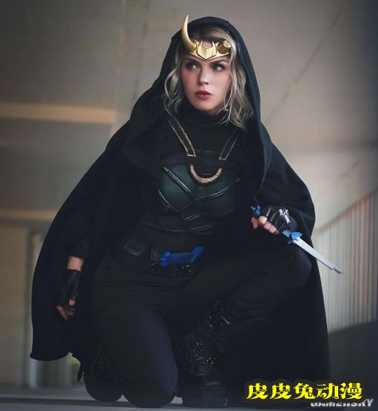 国外妹子COS女洛基 帅气“基妹”神还原