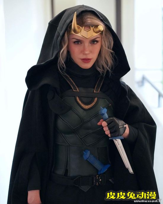 国外妹子COS女洛基 帅气“基妹”神还原