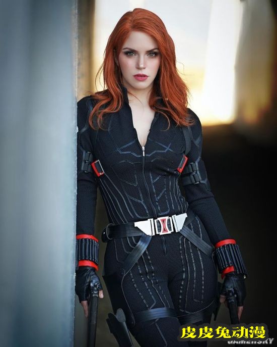 国外妹子COS女洛基 帅气“基妹”神还原