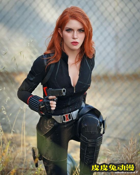 国外妹子COS女洛基 帅气“基妹”神还原