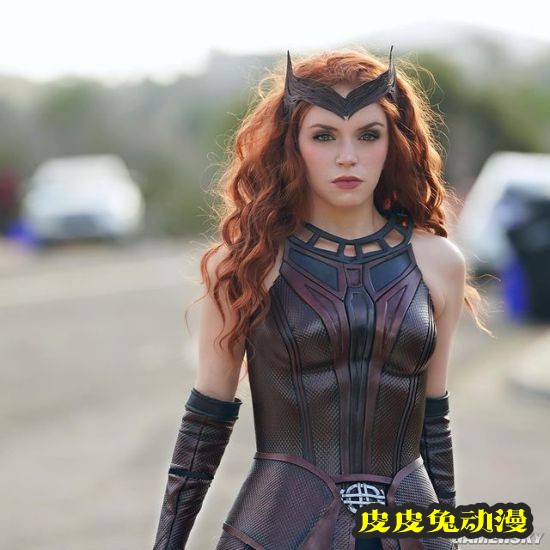 国外妹子COS女洛基 帅气“基妹”神还原