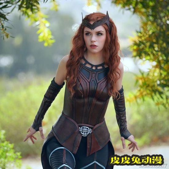 国外妹子COS女洛基 帅气“基妹”神还原