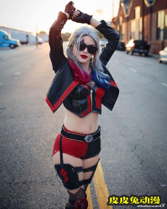 国外妹子COS女洛基 帅气“基妹”神还原