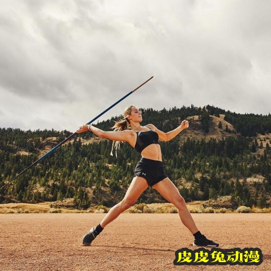 加拿大美女运动员走红 强悍体能腹肌吸睛