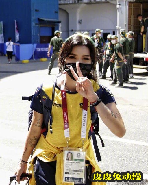 21岁射箭少女爆红 甜美笑容被称为“爱神丘比特”