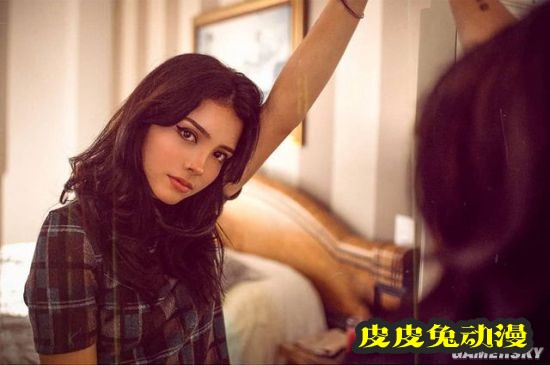 21岁射箭少女爆红 甜美笑容被称为“爱神丘比特”