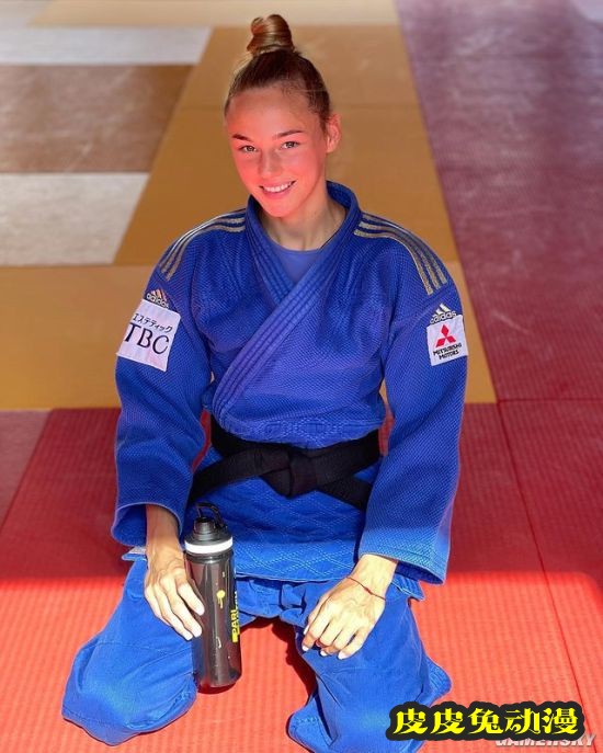 00后柔道女神走红网络 长腿杀器被称“乌克兰蟒蛇”