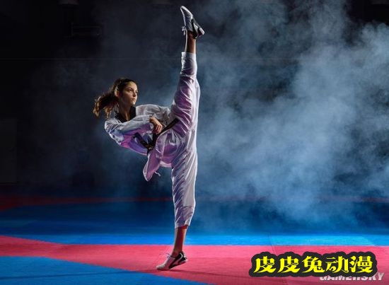 19岁高颜值跆拳道辣妹 出拳就能击中人心