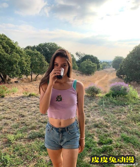 19岁高颜值跆拳道辣妹 出拳就能击中人心