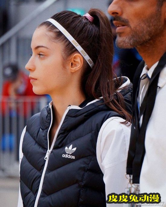 19岁高颜值跆拳道辣妹 出拳就能击中人心