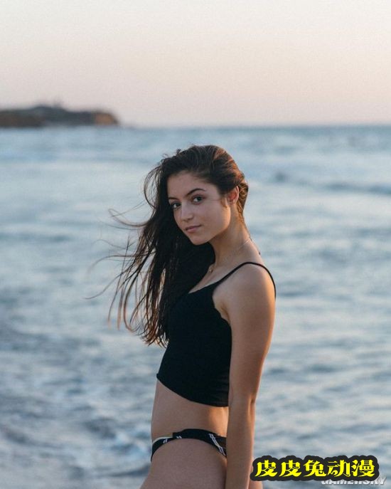 19岁高颜值跆拳道辣妹 出拳就能击中人心