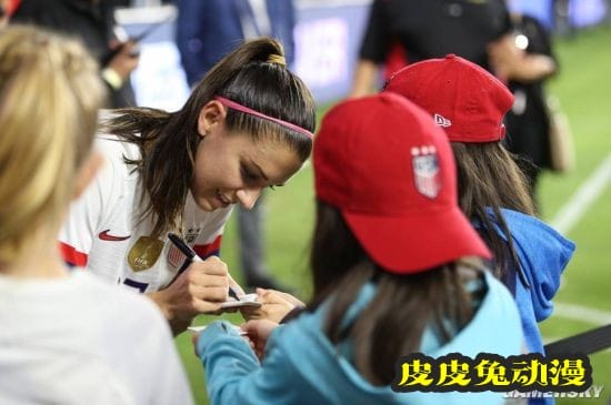 美艳杀手球色怡人 美国足球女神Alex Morgan