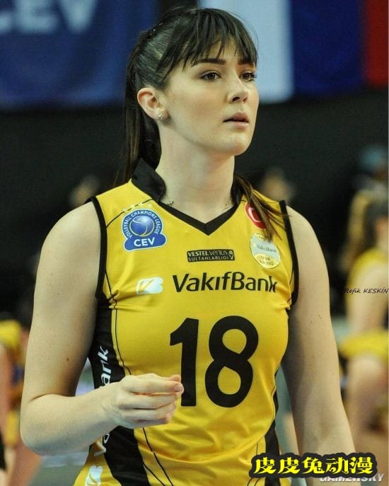22岁身高近2米运动仙女 号称土耳其女排颜值担当