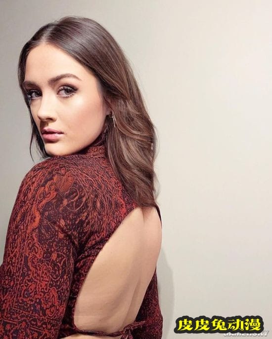 22岁身高近2米运动仙女 号称土耳其女排颜值担当