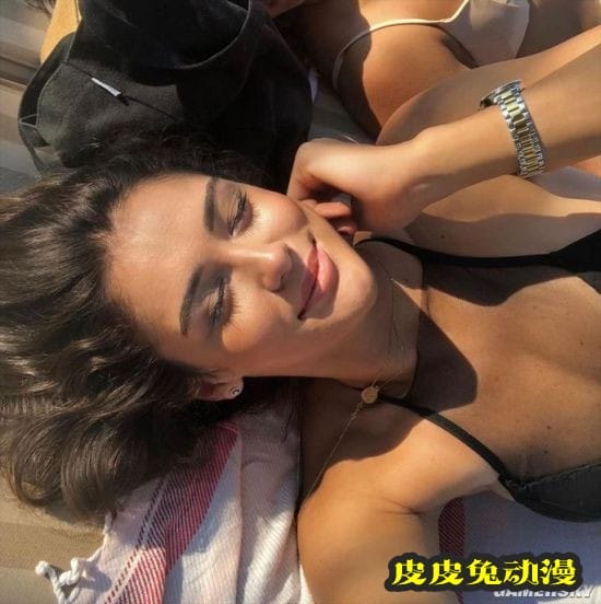 22岁身高近2米运动仙女 号称土耳其女排颜值担当