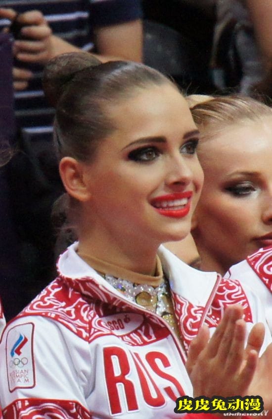 逆天美腿的一字马 俄罗斯体操运动员转行网红功力不减