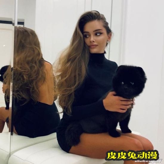 逆天美腿的一字马 俄罗斯体操运动员转行网红功力不减