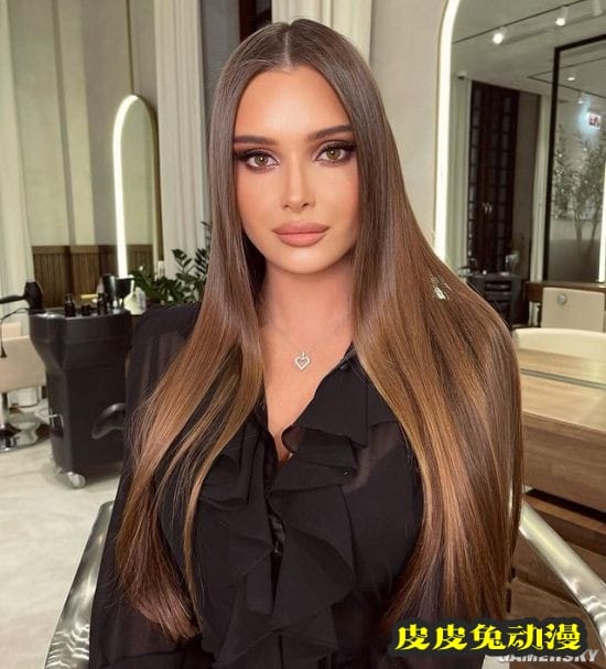 逆天美腿的一字马 俄罗斯体操运动员转行网红功力不减