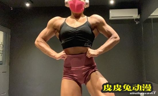 萌妹颜值+坚实肌肉 日本27岁健身美女走红