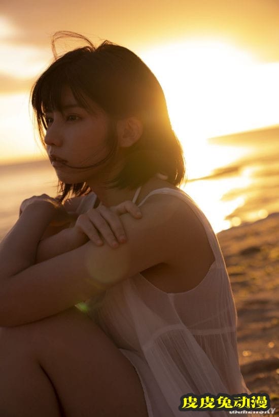 Enako再拍全新写真集 脱下COSPALY服装走向写真界