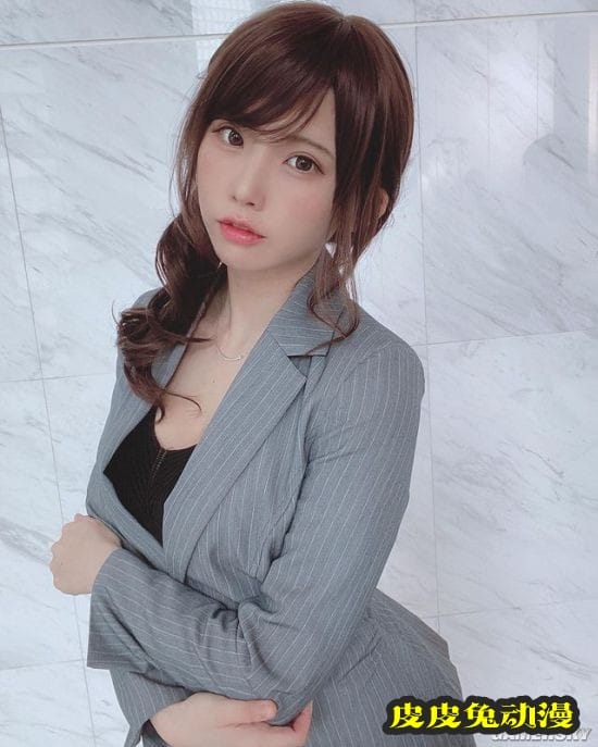 Enako再拍全新写真集 脱下COSPALY服装走向写真界