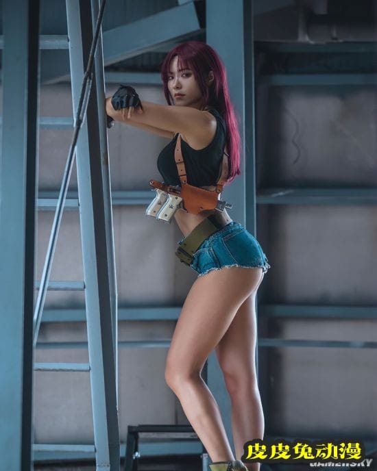 日本COSER更新JOJO立姿势 健美身材神还原漫画动作