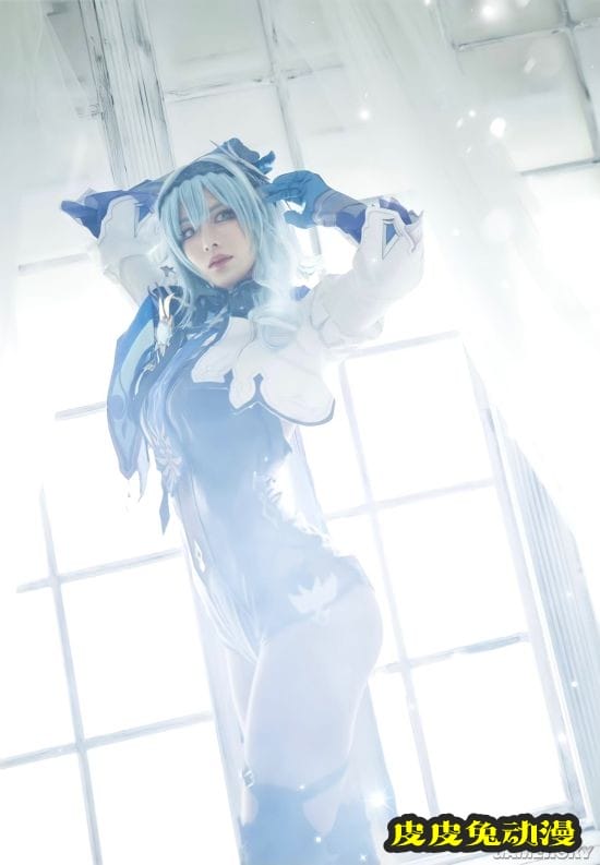 日本COSER更新JOJO立姿势 健美身材神还原漫画动作