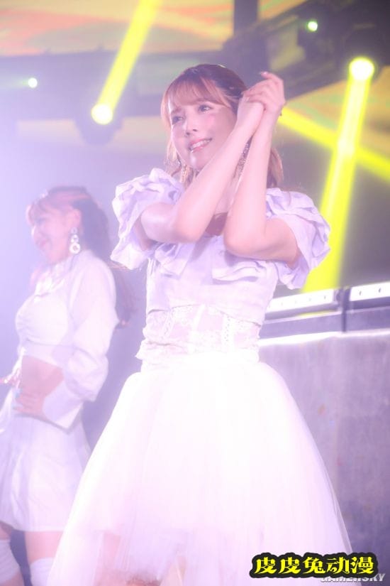 跟三上老师学穿搭？三上悠亚拍网购试穿Vlog