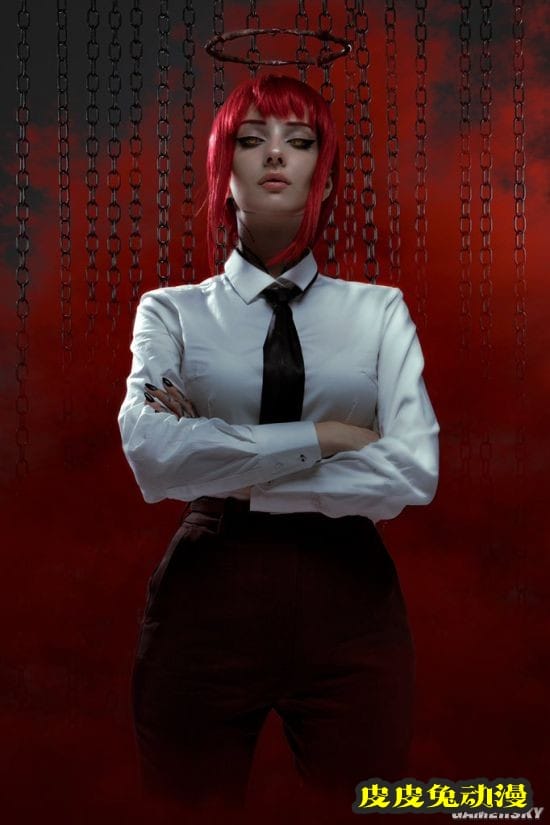 俄妹《电锯人》超还原COS,御姐级玛奇玛气质撩人-皮皮兔动漫