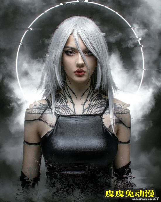 俄妹《电锯人》超还原COS,御姐级玛奇玛气质撩人