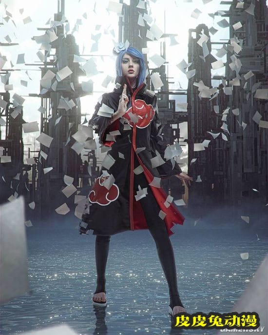 俄妹《电锯人》超还原COS,御姐级玛奇玛气质撩人