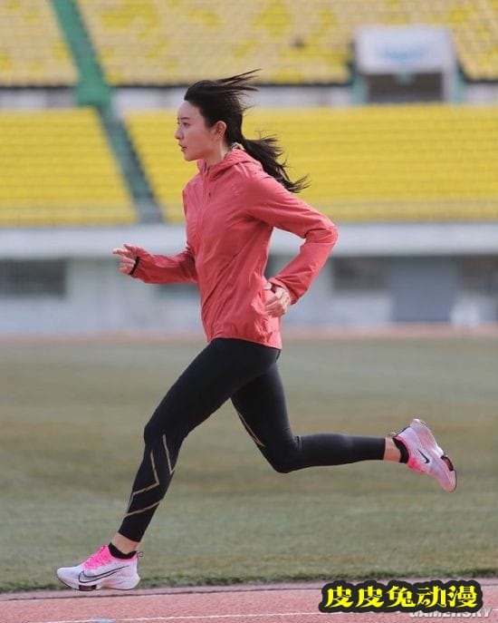 抹油肌肉着实亮眼 韩国田径女神天使脸蛋走红