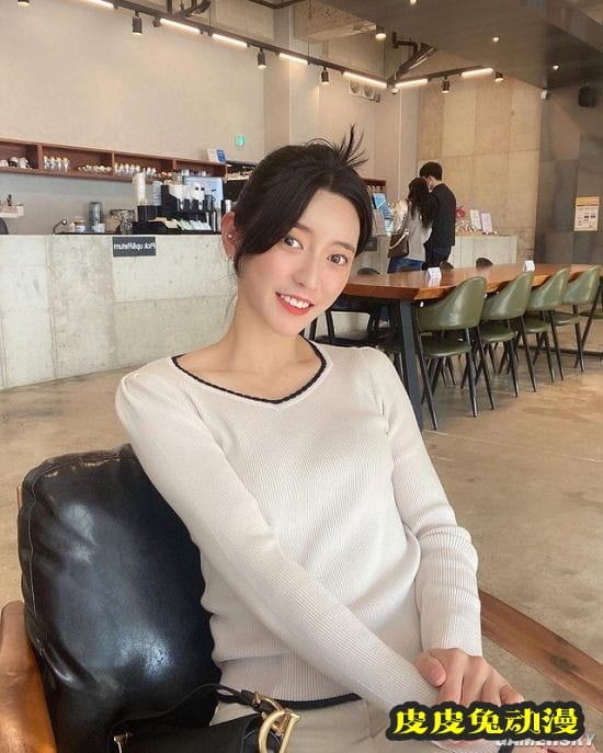 抹油肌肉着实亮眼 韩国田径女神天使脸蛋走红