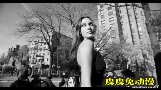 《后翼弃兵》女主安雅泰勒-乔伊最新写真大片 高佻性感的金发尤物