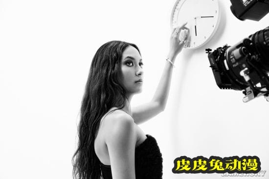 《后翼弃兵》女主安雅泰勒-乔伊最新写真大片 高佻性感的金发尤物