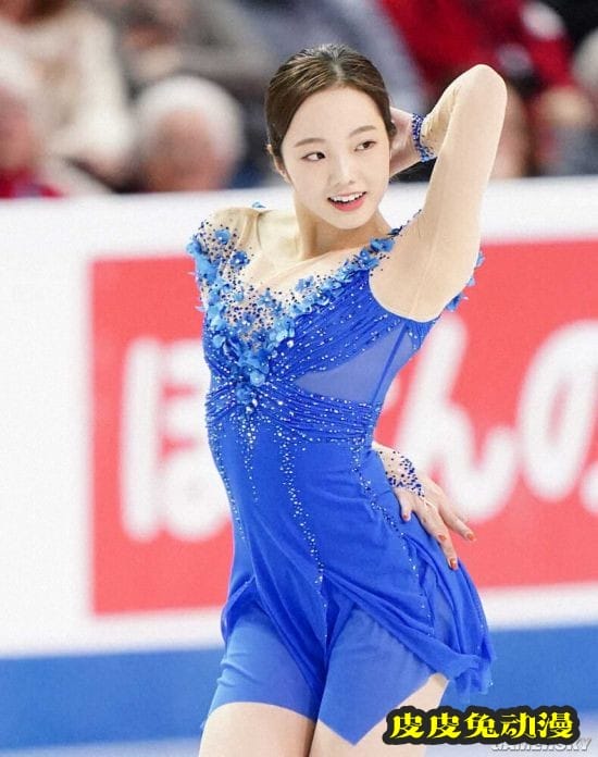 日本花滑选手本田真凛COS蝴蝶忍 甜美颜值走红网络