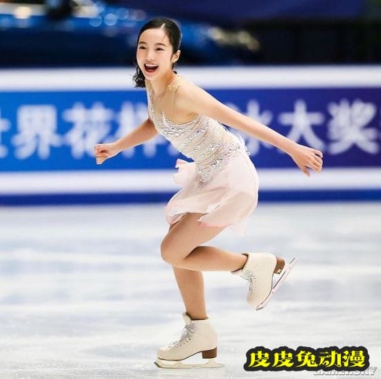 日本花滑选手本田真凛COS蝴蝶忍 甜美颜值走红网络