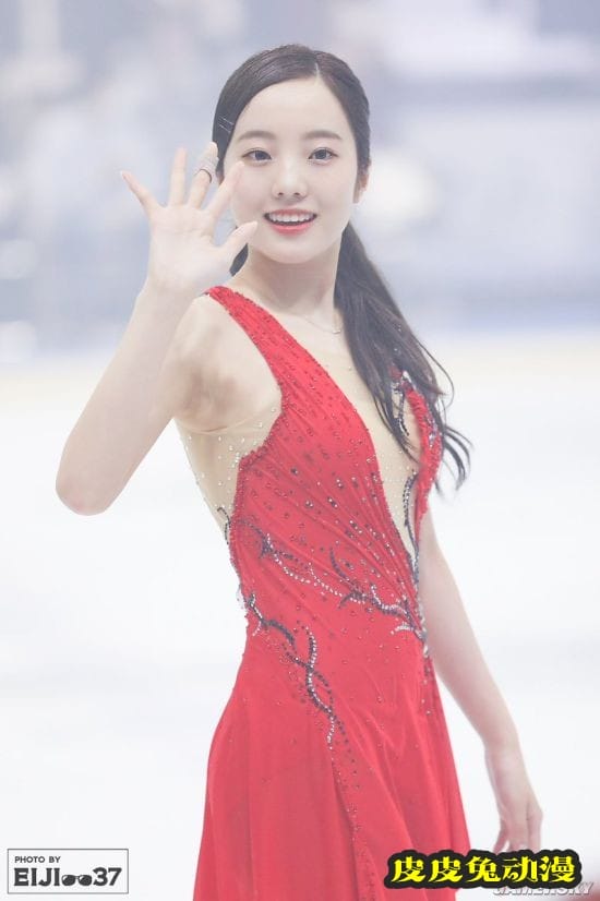 日本花滑选手本田真凛COS蝴蝶忍 甜美颜值走红网络