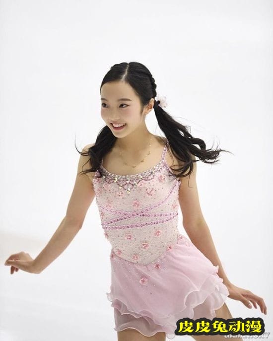 日本花滑选手本田真凛COS蝴蝶忍 甜美颜值走红网络