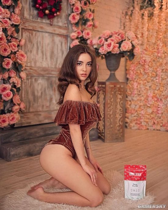 20岁俄罗斯正妹气质绝佳 发育超乎年龄的成熟